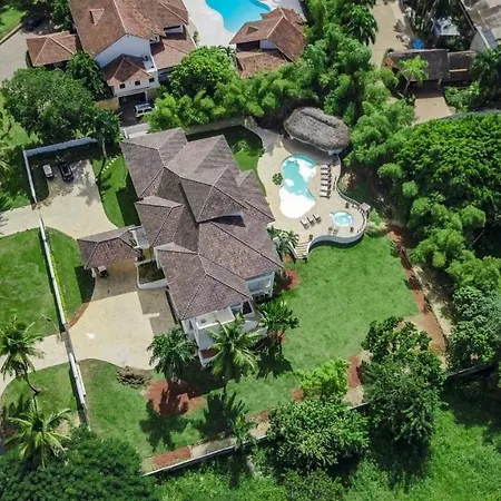 Six Bedroom Family Villa-2