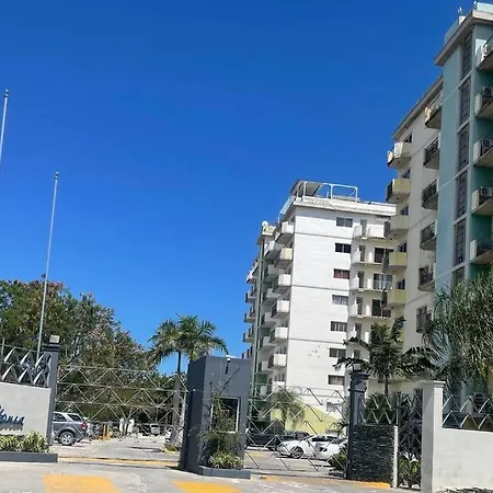 Skyline View 1-Br Condo In The Center Of The City!-3