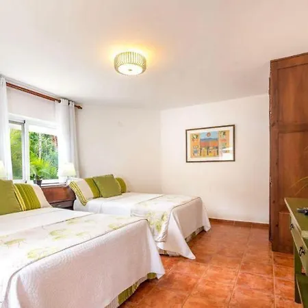 Four Bedrooms Luxury Golf View-3