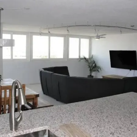 Beach Rental Lux Apt 3Br-2Bth+Sofabed+City & Ocean View-3