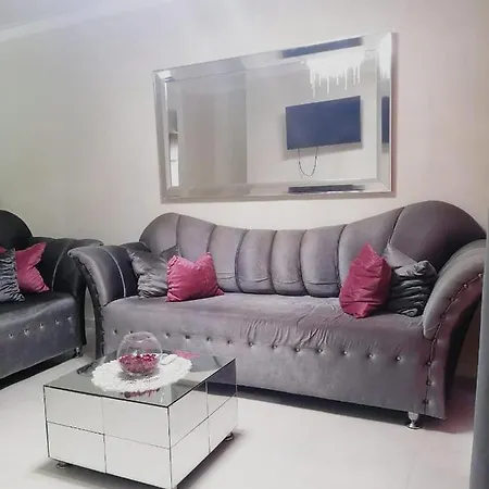 Hermoso Y Comodo Apartamento Con Estacionamiento Gratuito Tranquilidad Y Comodidad Al Maximo-2