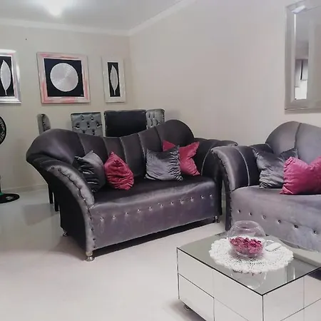 Hermoso Y Comodo Apartamento Con Estacionamiento Gratuito Tranquilidad Y Comodidad Al Maximo-3