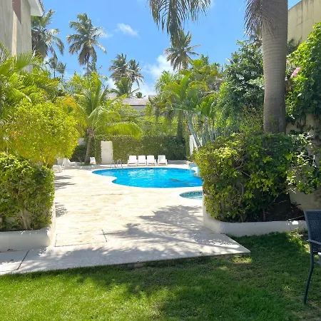 Ground Floor Apartment Walking Distance From Play-2