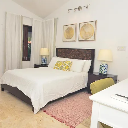 Luxury Modern Five Bedrooms Villa-2