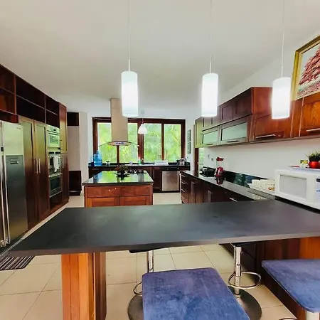 Spacious Trendy Villa At Metro Country Club-3