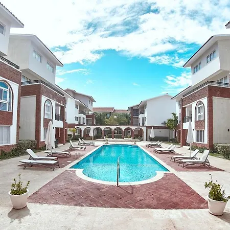 Central & Modern, Pool View, Close To Beach, 2Br,2Bt-3