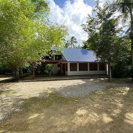 Family Villa 50 Meters From The Beach-2