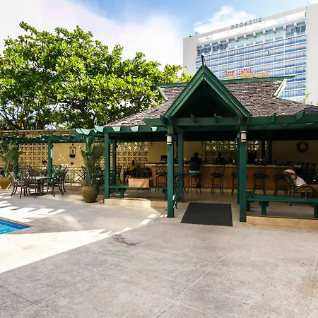 Courtleigh Hotel & Suites-3