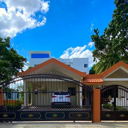 Casa Corona Plaza Con Parqueo Y Wifi-3