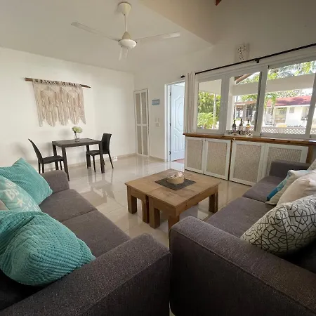 Beachfront 1 Bedroom Deluxe Suite-2