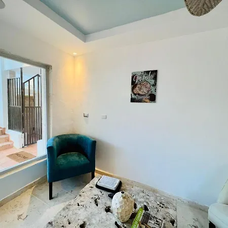 Noe Hotel 1 King Bedroom # 10-2