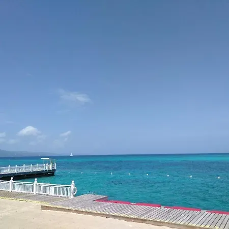 Villa Verde Jamaica - Oceanview Getaway, Gated & Secured-3