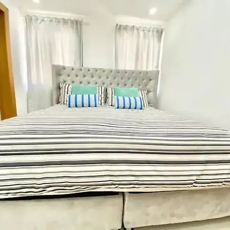 Trendy 1Br Apt Close * Pool & Gym-3