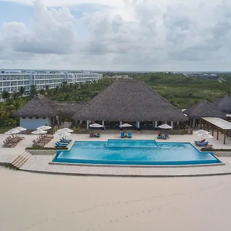 Comfort Apt View Pool And Golf In Hard Rock Golf-2