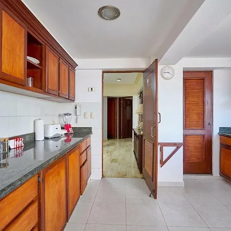 3Br Jacuzzi In The Main Br 10Fl Oceanview Sd-2