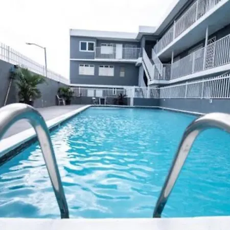 Modern 2Br With Kingbed In Heart Of Isla Verde Ave-3