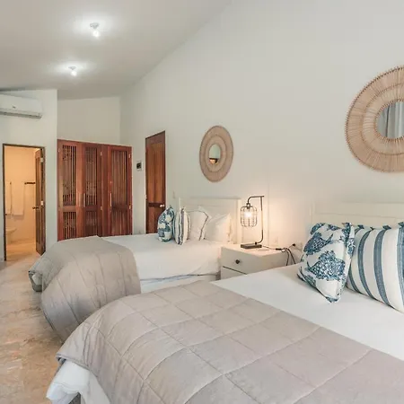 Fabulous Villa With Picuzzi At Green Village B843-2