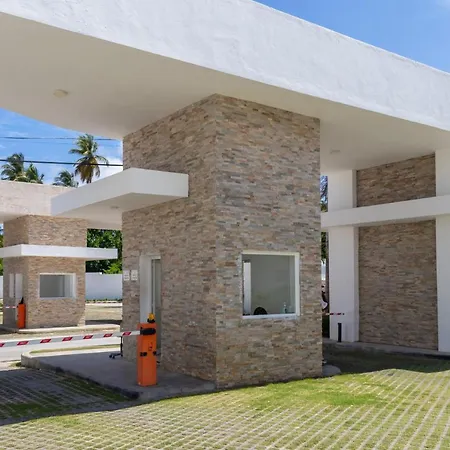Family Getaway Apartment - Right On The Beach-2