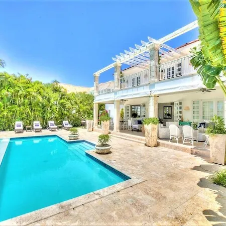 Villa Tortuga Bay B10-2