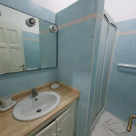 Apartamento Completo Con Piscina A 3Mts De La Playa-2