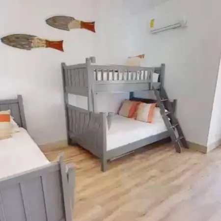 Cheerful Beach Front Villa 10 Rooms For 16 Persons-2