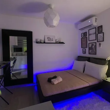 Studio Room, Room A, Totally Independent.-3
