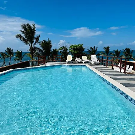 Lovely Beachfront 2 Bedrooms Condo With 2 Pools-2