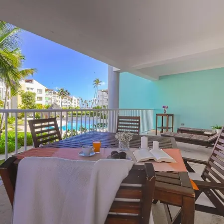 Playa Turquesa Pool Views, Luxury Beach Apartment-3