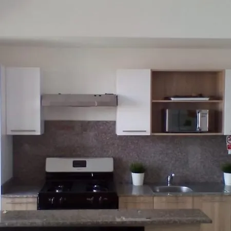 Boca Del Mar, Apartamento 611-3