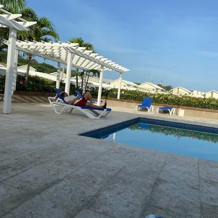 Cheerful Vacation Home-2