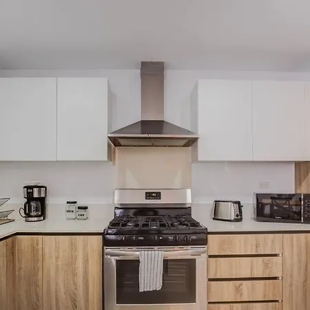 Brand New Unit With Beach Access & Pool - N B301 Appartement-2