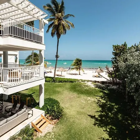 Oceanfront Luxury 3 Bedroom Apartment-2