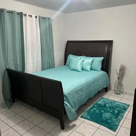 Second Floor 2Br Apt In The Center Of Santurce-3