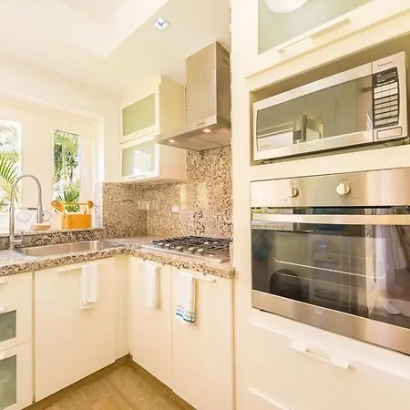 Aquamare Beachview Luxury Apartments-3