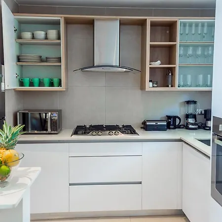 Beautifull 2 Bedroom Few Steps From The Beach -2-3