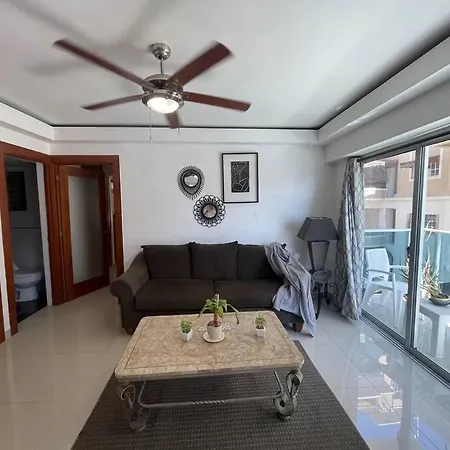 Modern 8Th Floor Condo With Pool & Sauna-3