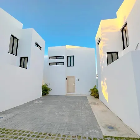Hermosa Villa De Tres Habitaciones Con Piscina-2