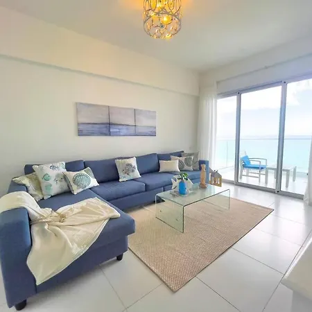 Beautiful Beachfront Apt Aquarella 9-101-2