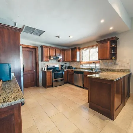 Spectacular Apartment Aquamarina M14-2