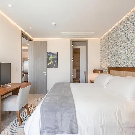 Il Lago Bringht 2 Bedroom Apartment With Lake And Pool- 242-2
