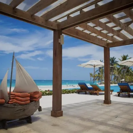 Deluxe Condo-Infinity Pool-Golf Course-Central Ac-2