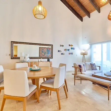 Sunny Beachfront Condo With Stunning Views-2