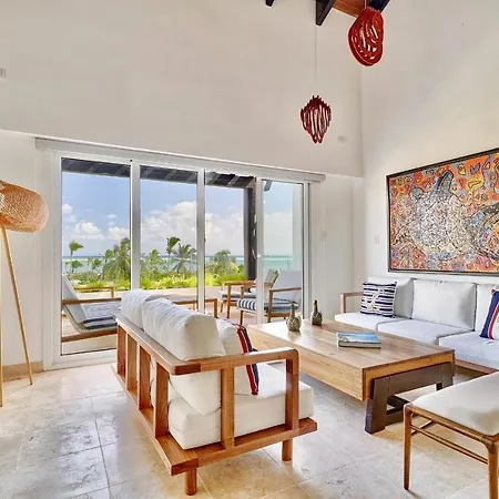 Sunny Beachfront Condo With Stunning Views-3