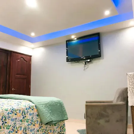 Caribbean Hostal-Private Rooms In Down Town Pop-2