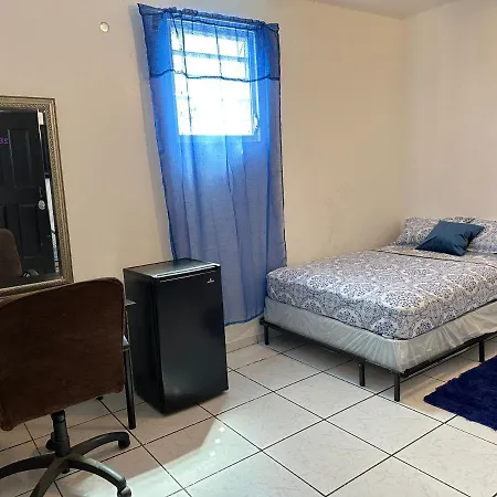 Mayagueez Compound, 13 Bedroom Economical, Sleeps Over 50 Guests-2