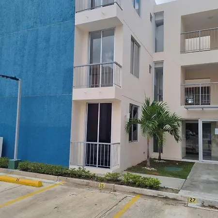 Centrico Apartamento Con Parqueo-2