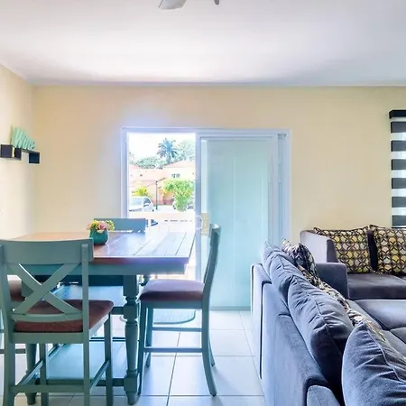 2 Bedroom W Ac Wi-Fi Short Walk To Hip Strip Beach-3