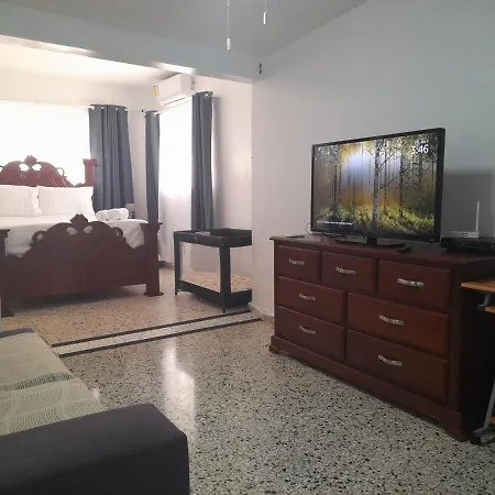 Private House With Pool In Santo Domingo, Quiet, 4 Bed 4 Bath, Brick Bbq, Wi-Fi, Ac, Hot Water, Full Kitchen, Garden-3