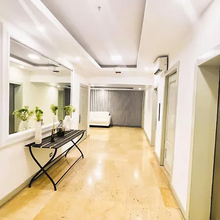Exclusive 3 Bdr, Gym & Pool, Seaview, Luxury Tower-3