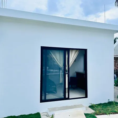 Bungalow Avec Piscine En Centre Ville B2-2
